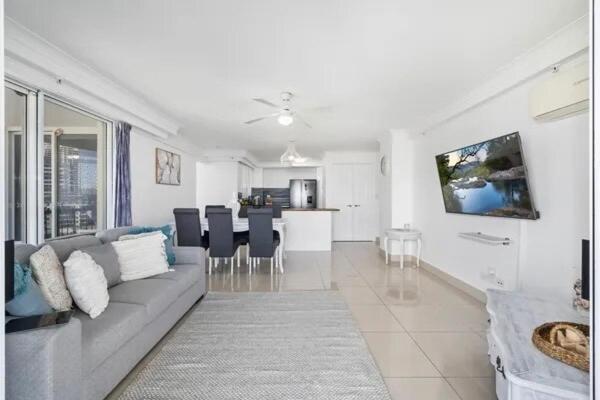 Moroccan Beachfront 2bdr-apt In Surfers Paradise *