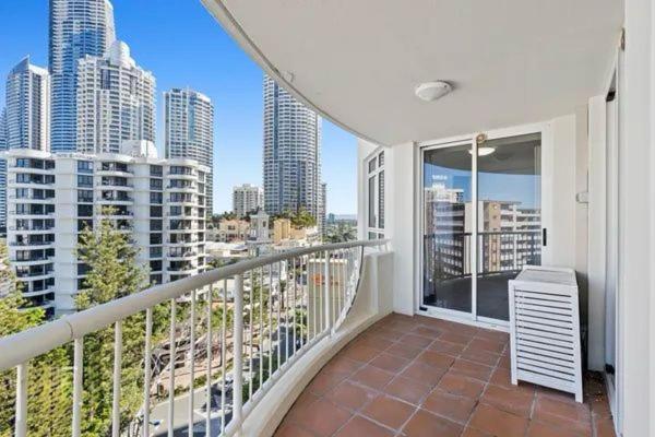 Moroccan Beachfront 2bdr-apt In Surfers Paradise Gold Coast