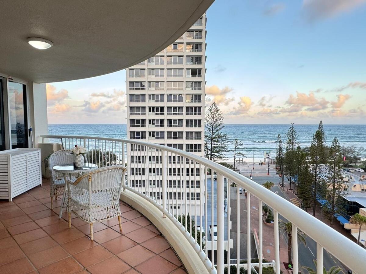 Moroccan Beachfront 2bdr-apt In Surfers Paradise *
