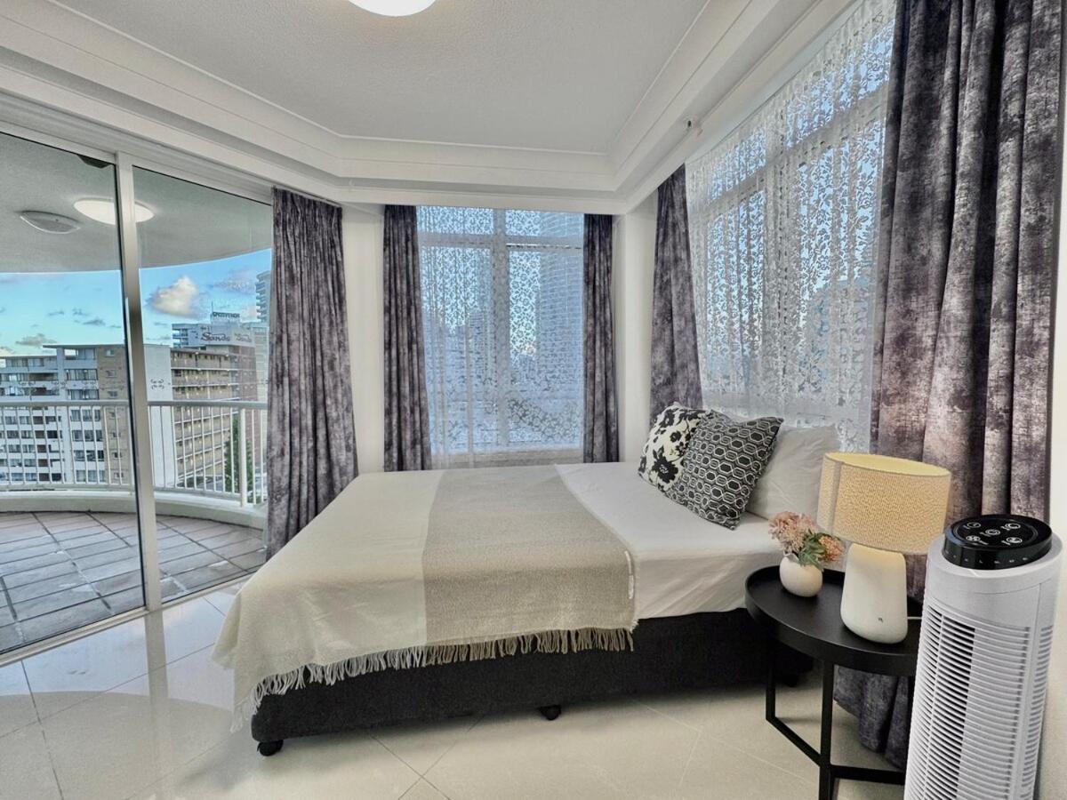Moroccan Beachfront 2bdr-apt In Surfers Paradise *