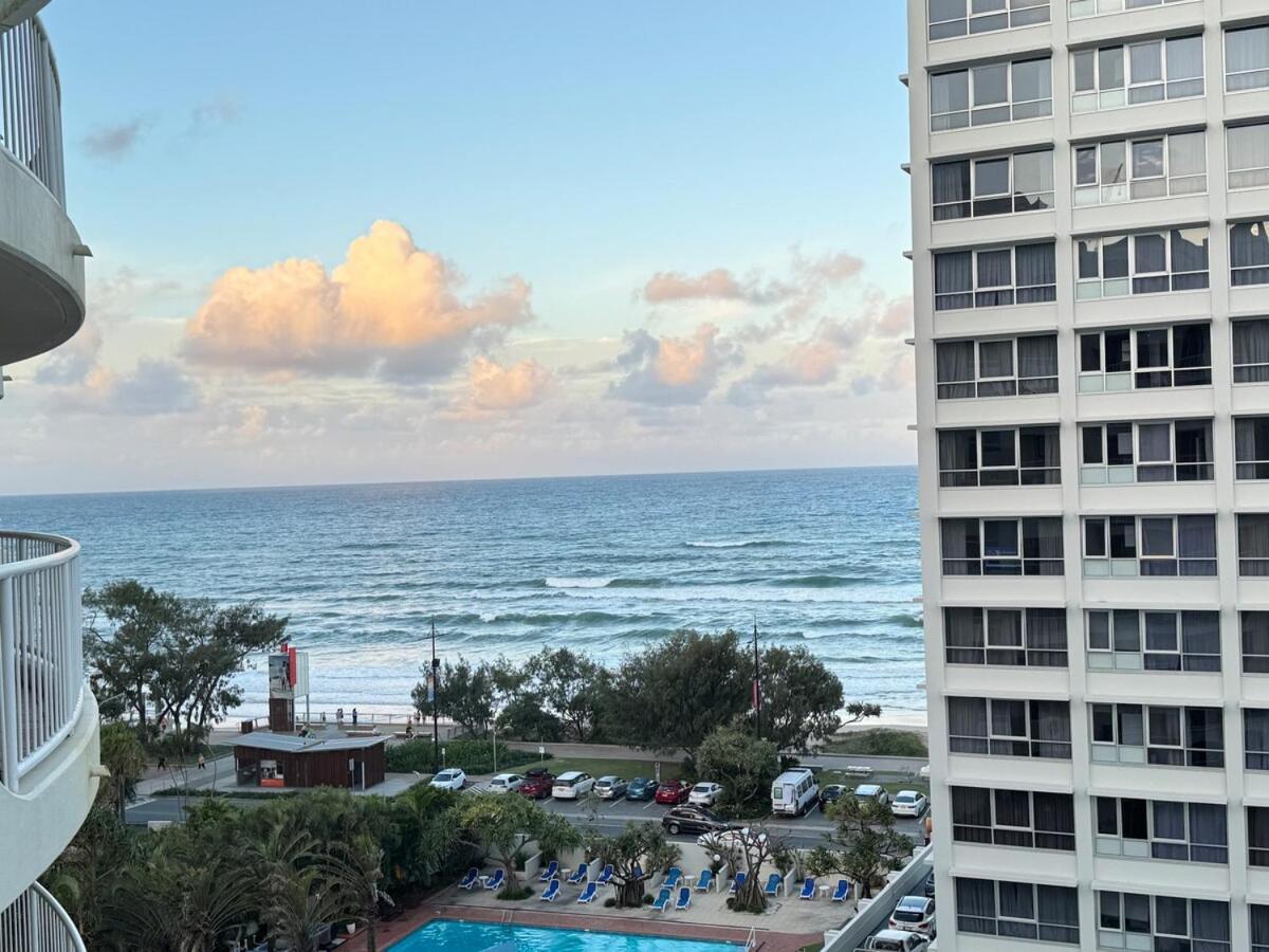 Moroccan Beachfront 2bdr-apt In Surfers Paradise